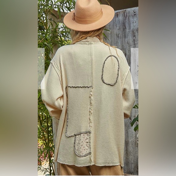 POL Women’s Shacket and Cream Patchwork Pants Set. - Picture 4 of 9